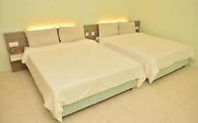 Qish Hotel